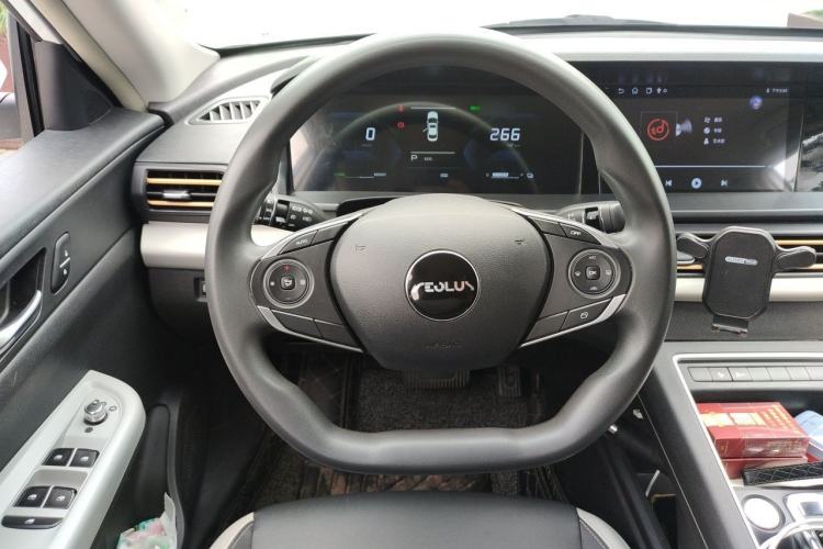 Used Dongfeng Aeolus E70 2023 400H Plug-in Hybrid Version Steering Wheel
