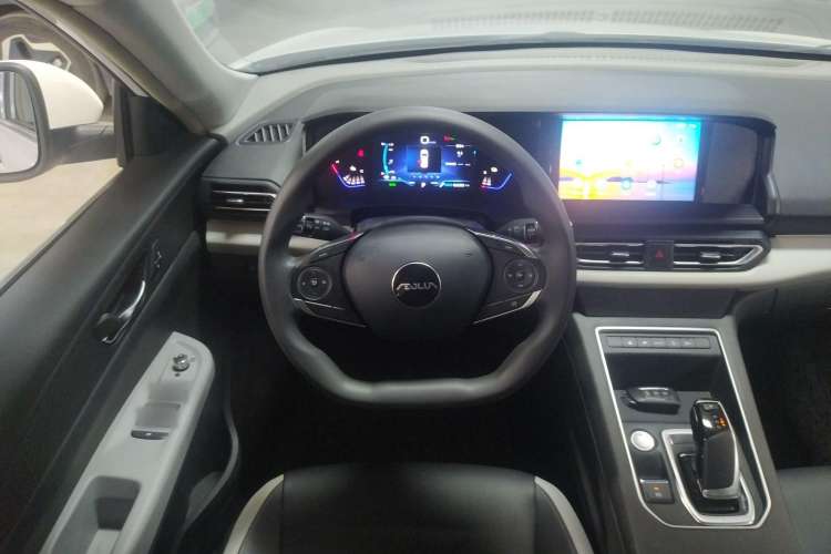 Used Dongfeng Aeolus E70 2023 500 Smart Edition Lithium Iron Phosphate 47.58 kWh Steering Wheel