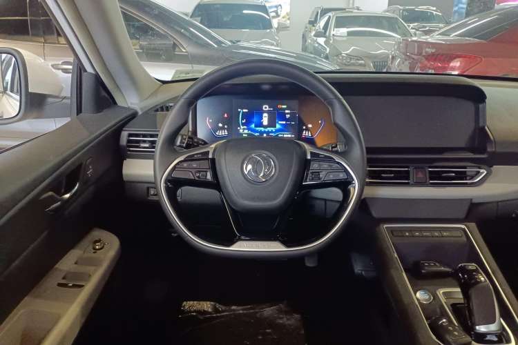 Used Dongfeng Aeolus E70 2023 500 Smart Version Lithium Iron Phosphate 48.6 kWh 110 kW Steering Wheel