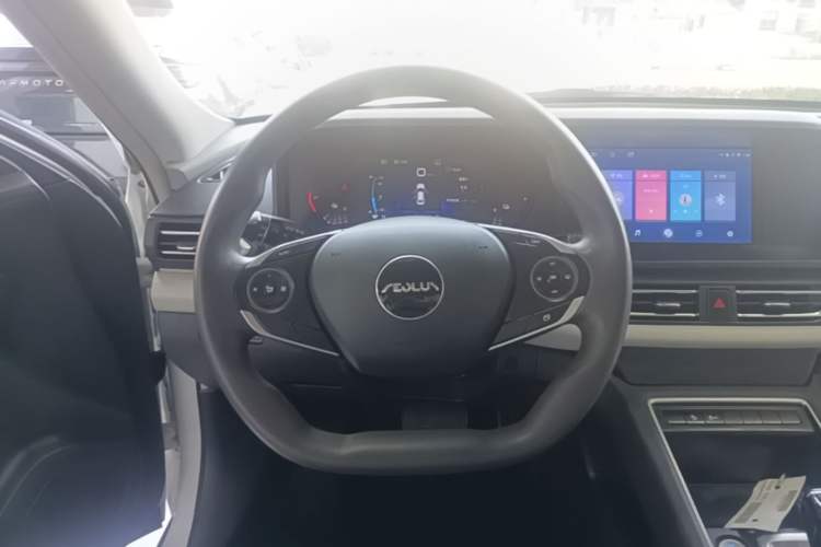 Used Dongfeng Aeolus E70 2023 400H Battery-Swap Rental Version Steering Wheel