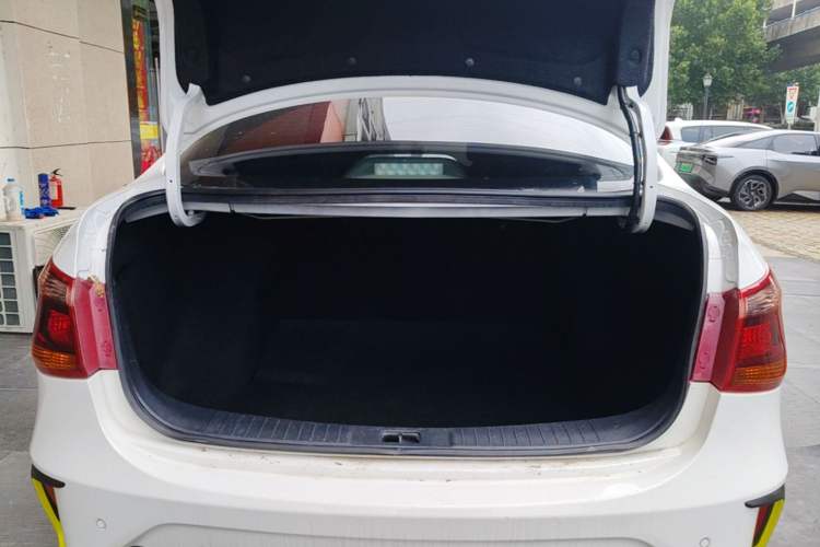 Used Dongfeng Aeolus E70 2023 Revised PRO Smart Drive Version Trunk
