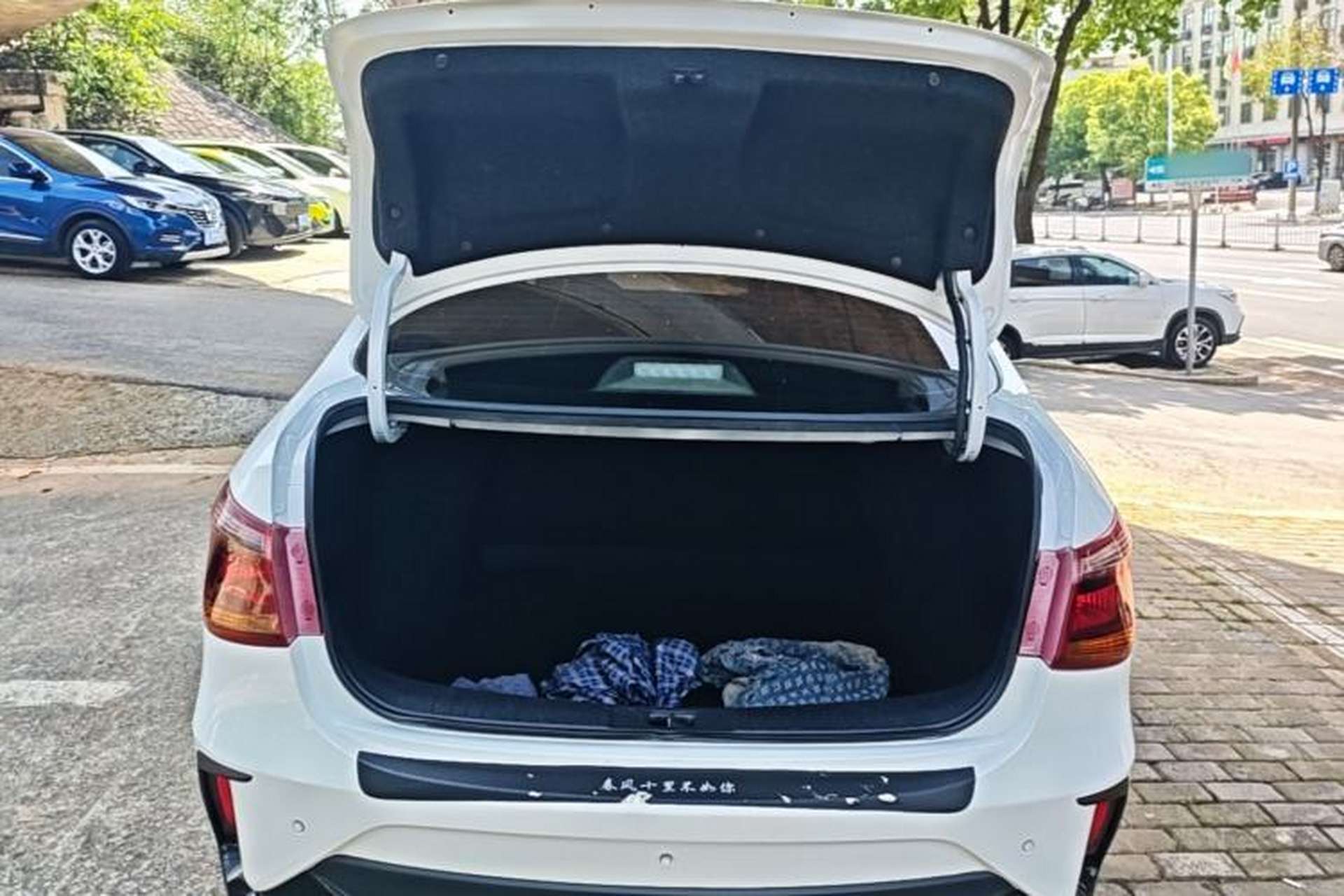 Used Dongfeng Aeolus E70 2023 PRO Smart Drive Edition Trunk