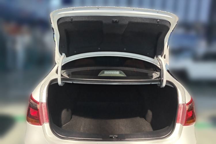 Used Dongfeng Aeolus E70 2023 Revised PRO Smart Drive Version Trunk