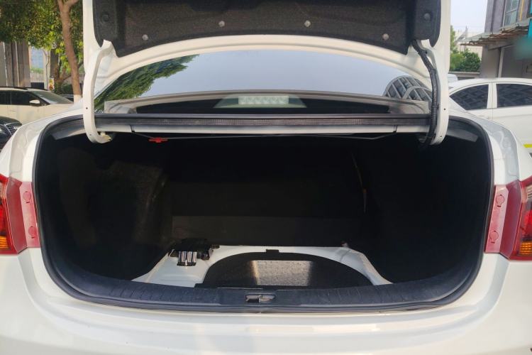 Used Dongfeng Aeolus E70 2023 Revised PRO Smart Drive Version Trunk