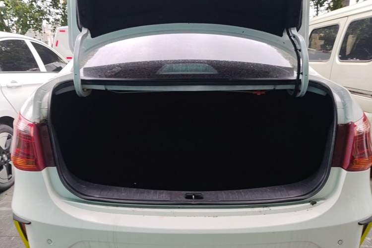 Used Dongfeng Aeolus E70 2023 Revised PRO Smart Drive Version Trunk
