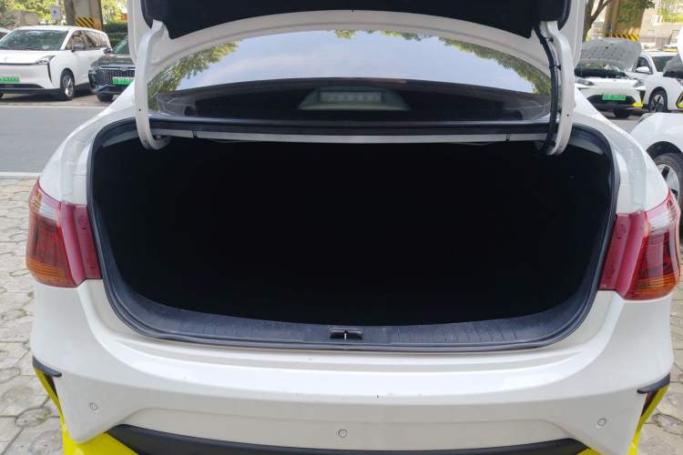 Used Dongfeng Aeolus E70 2023 Revised PRO Smart Drive Version Trunk