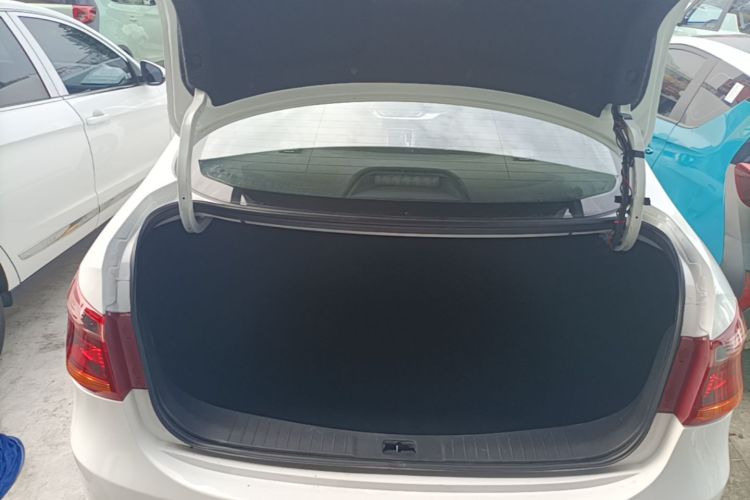 Used Dongfeng Aeolus E70 2023 400H Battery-Swap Rental Version Trunk