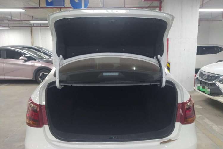 Used Dongfeng Aeolus E70 2023 500 Smart Edition Lithium Iron Phosphate 47.58 kWh Trunk