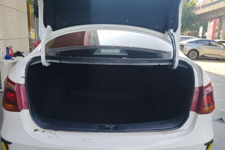 Used Dongfeng Aeolus E70 2023 Revised PRO Smart Drive Version Trunk