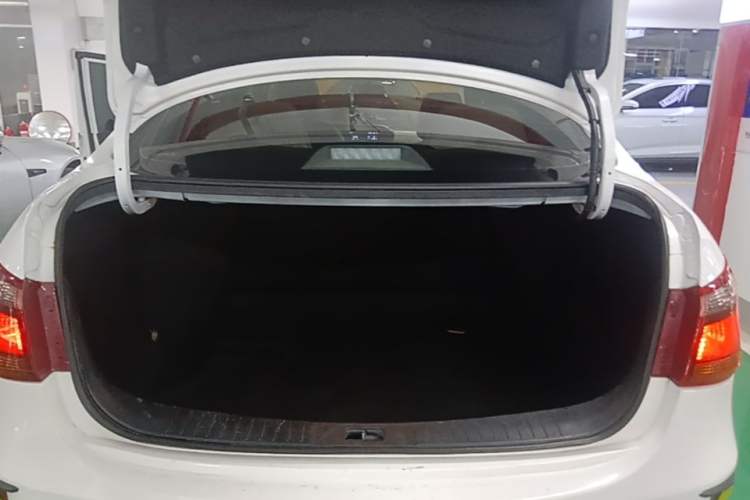 Used Dongfeng Aeolus E70 2023 Revised PRO Smart Drive Version Trunk