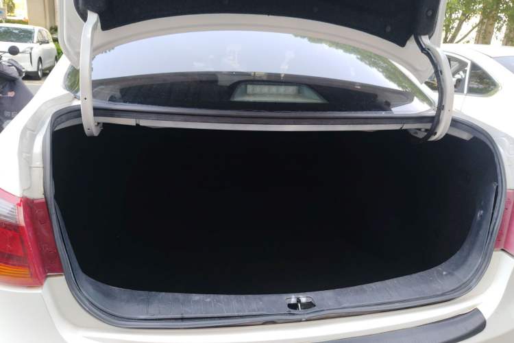 Used Dongfeng Aeolus E70 2023 Revised PRO Smart Drive Version Trunk