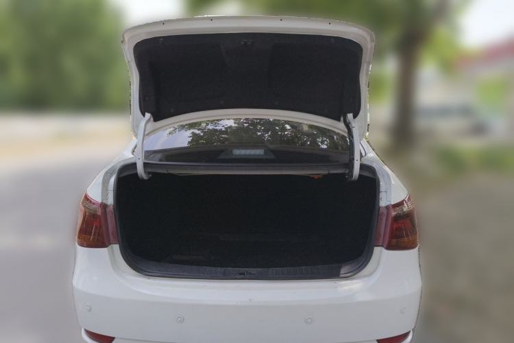 Used Dongfeng Aeolus E70 2023 PRO Comfort Edition Trunk