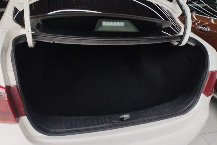 Used Dongfeng Aeolus E70 2023 500 Smart Edition Lithium Iron Phosphate 48.6 kWh 120 kW Trunk