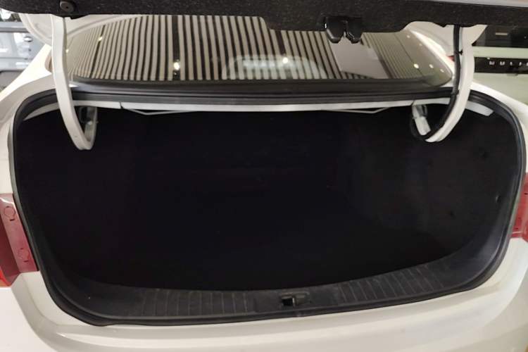 Used Dongfeng Aeolus E70 2023 Revised PRO Smart Drive Version Trunk