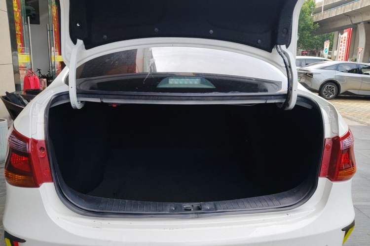Used Dongfeng Aeolus E70 2023 Revised PRO Smart Drive Version Trunk
