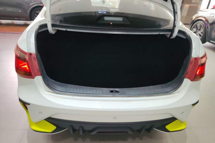 Used Dongfeng Aeolus E70 2023 PRO Smart Drive Edition Trunk