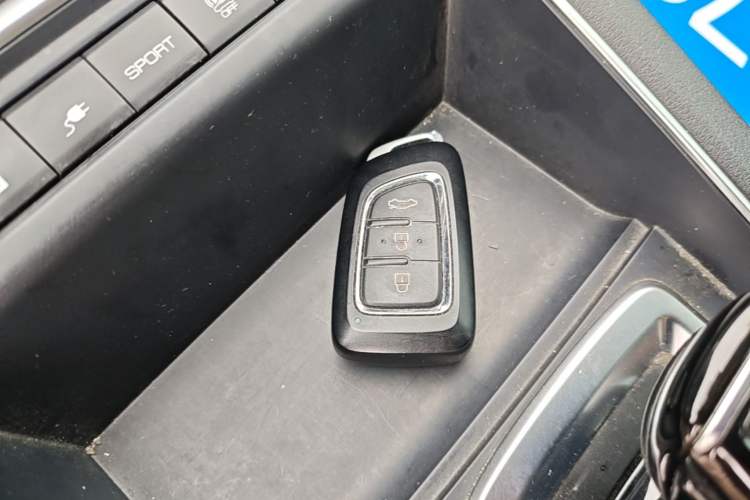 Used Dongfeng Aeolus E70 2023 500 Smart Edition Lithium-Ion Vehicle Key