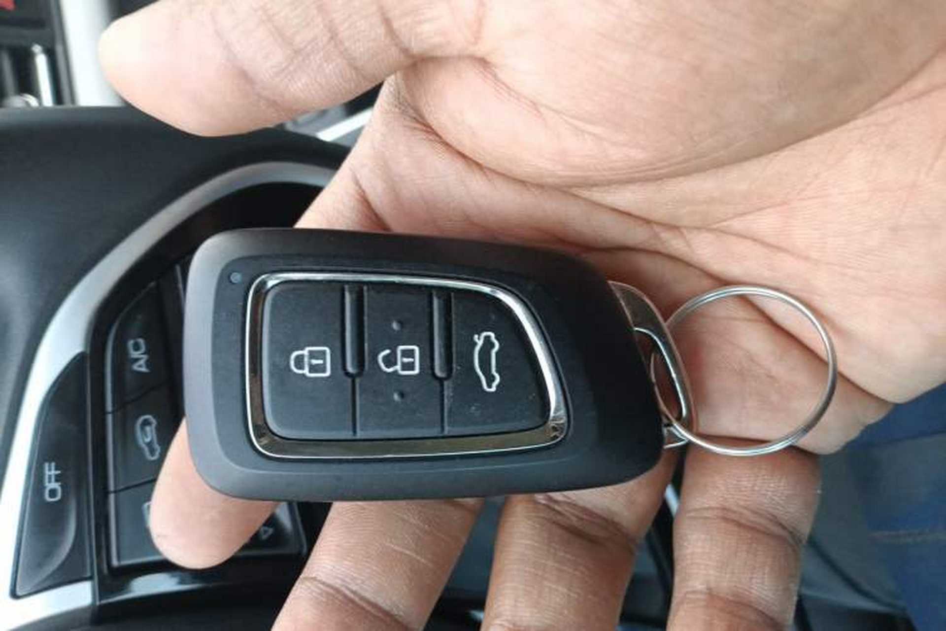 Used Dongfeng Aeolus E70 2023 360H Battery-Swap Version Vehicle Key