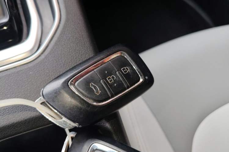Used Dongfeng Aeolus E70 2023 Revised PRO Smart Drive Version Vehicle Key