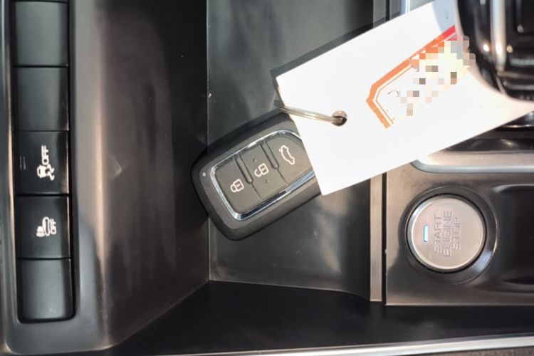 Used Dongfeng Aeolus E70 2023 400H Battery-Swap Rental Version Vehicle Key