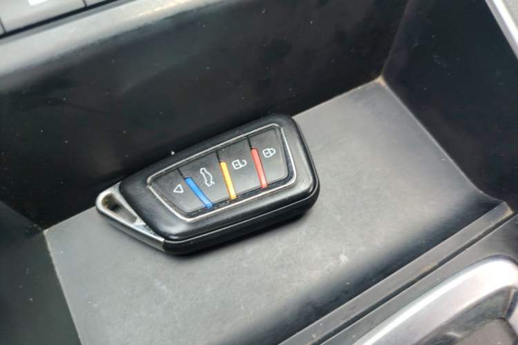 Used Dongfeng Aeolus E70 2023 500 Smart Version Lithium Iron Phosphate 48.6 kWh 110 kW Vehicle Key
