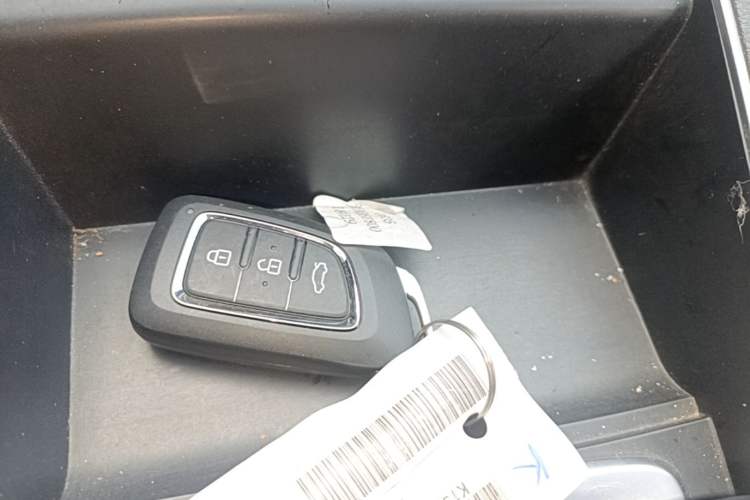 Used Dongfeng Aeolus E70 2023 360H Battery-Swap Version Vehicle Key