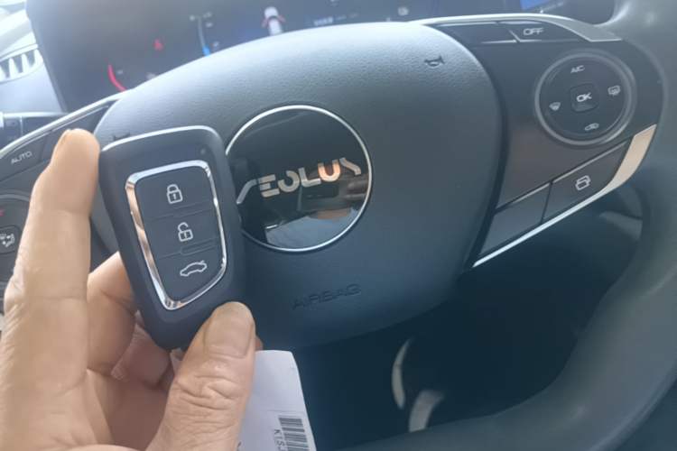 Used Dongfeng Aeolus E70 2023 400H Battery-Swap Rental Version Vehicle Key