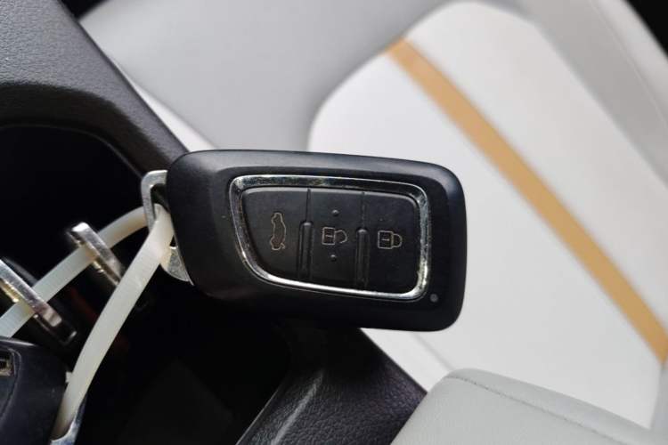 Used Dongfeng Aeolus E70 2023 Revised PRO Smart Drive Version Vehicle Key