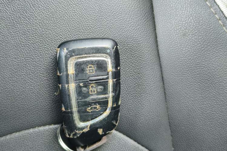 Used Dongfeng Aeolus E70 2023 400H Battery-Swap Rental Version Vehicle Key