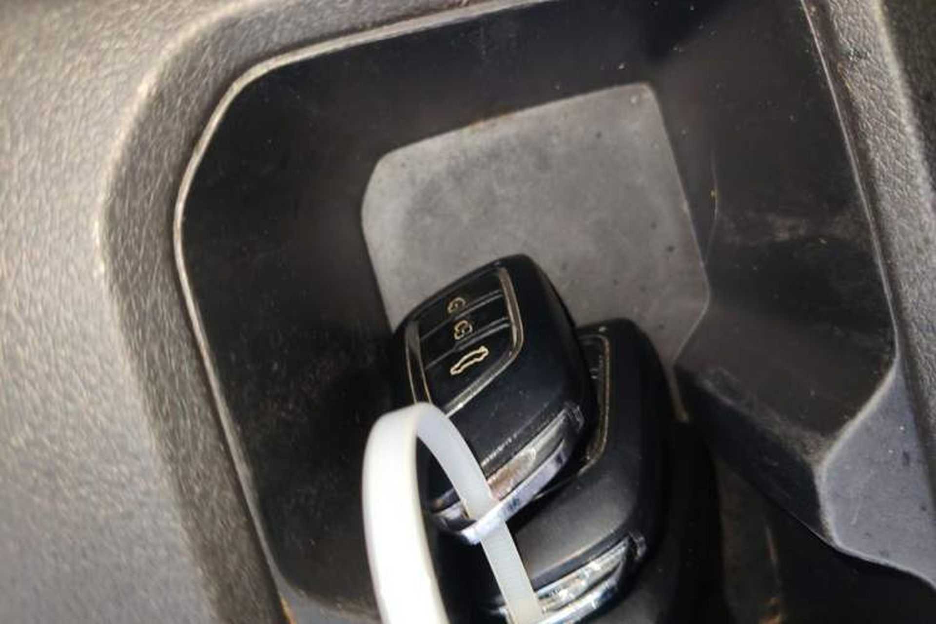 Used Dongfeng Aeolus E70 2023 Revised PRO Smart Drive Version Vehicle Key