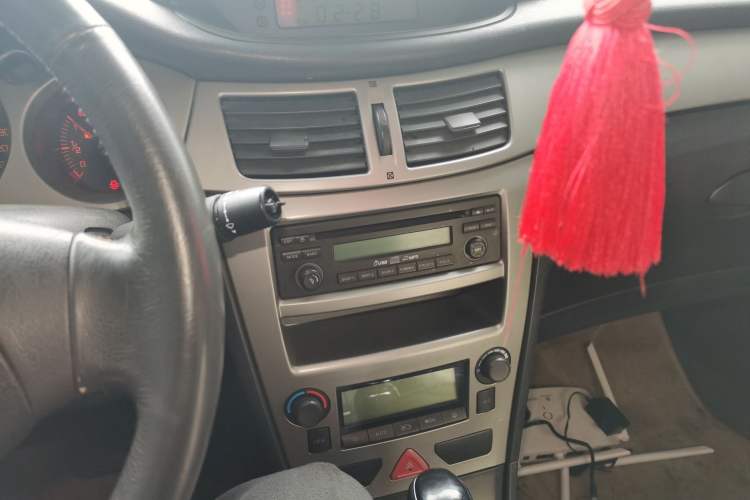 Used Dongfeng Aeolus H30 2010 1.6L Automatic Prestige Edition Audio And AC Panel