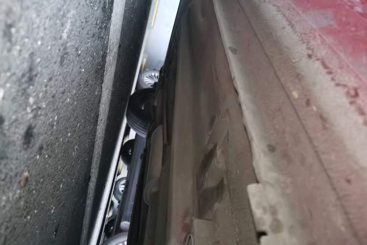 Used Dongfeng Aeolus H30 2010 1.6L Automatic Prestige Edition Chassis Front Right