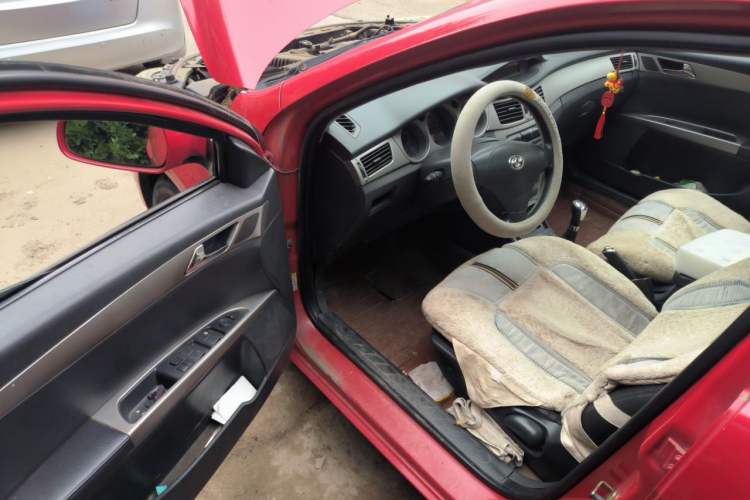 Used Dongfeng Aeolus H30 2010 1.6L Manual Luxury Version Driver Seat
