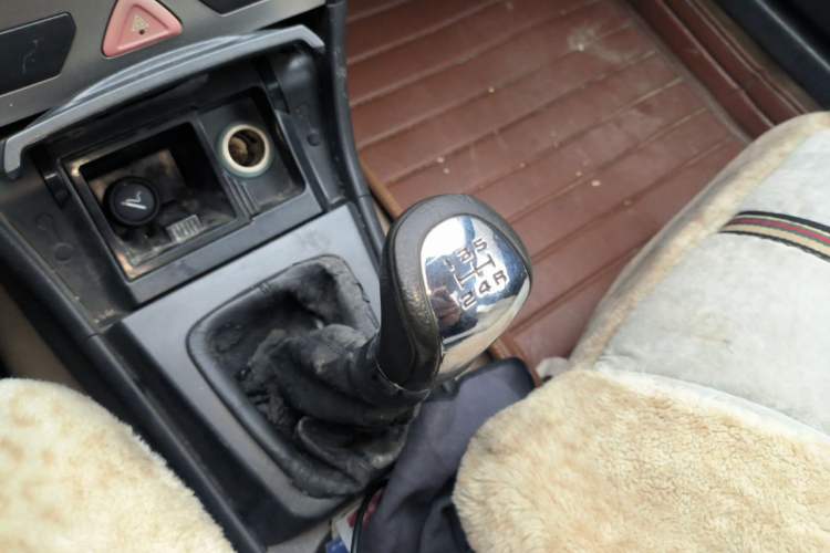 Used Dongfeng Aeolus H30 2010 1.6L Manual Luxury Version Gear Lever