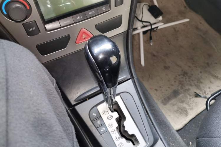 Used Dongfeng Aeolus H30 2010 1.6L Automatic Prestige Edition Gear Lever