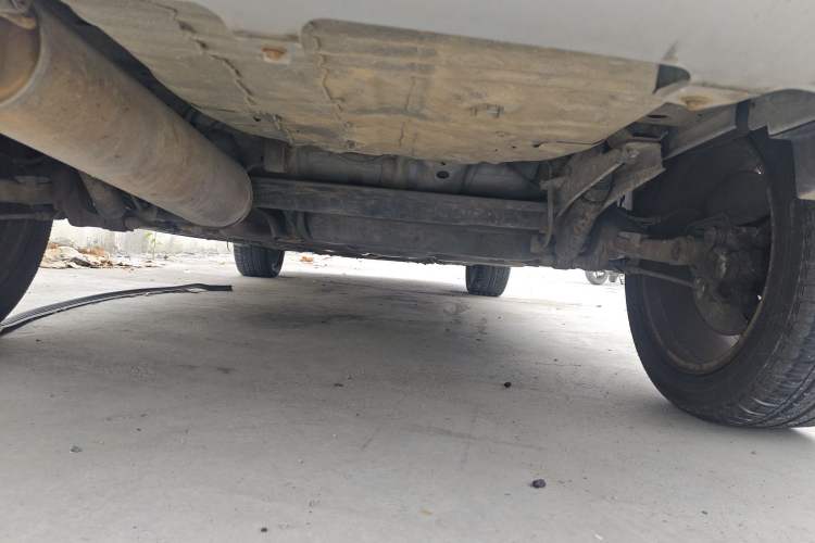 Used Dongfeng Aeolus H30 2010 1.6L Automatic ZunYa Trim Chassis Rear