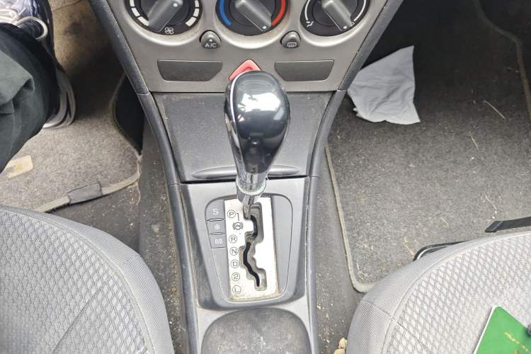Used Dongfeng Aeolus H30 2010 1.6L Automatic ZunYa Trim Gear Lever