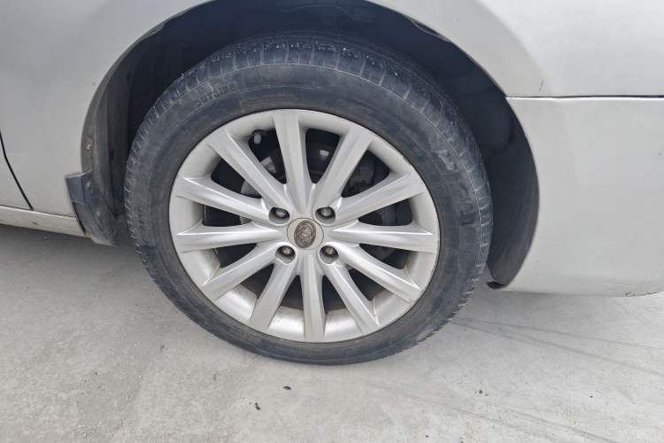 Used Dongfeng Aeolus H30 2010 1.6L Automatic ZunYa Trim Right Front Wheel Hub
