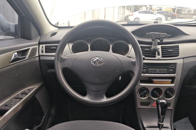 Used Dongfeng Aeolus H30 2010 1.6L Automatic ZunYa Trim Steering Wheel