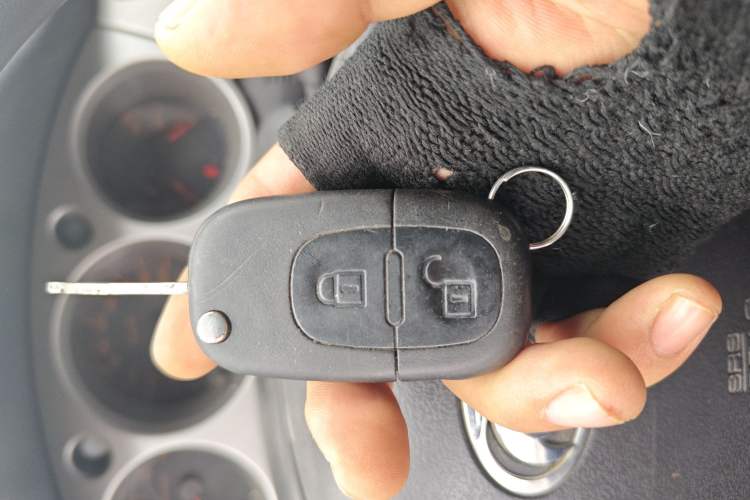 Used Dongfeng Aeolus H30 2010 1.6L Automatic ZunYa Trim Vehicle Key