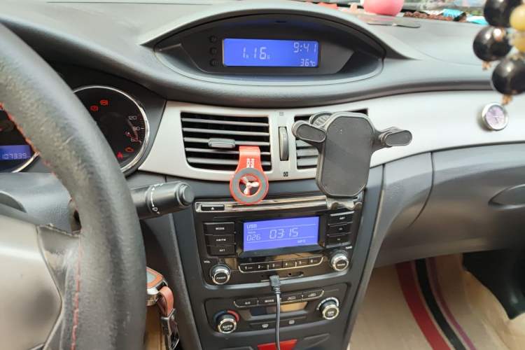 Used Dongfeng Aeolus H30 2011 CROSS 1.6L Manual Zunyi Model Audio And AC Panel