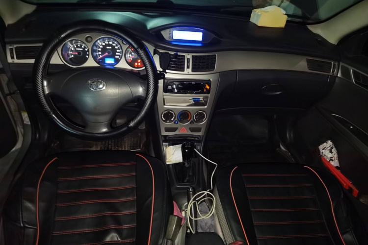 Used Dongfeng Aeolus H30 2011 1.6L Manual Zunya Model Center Console