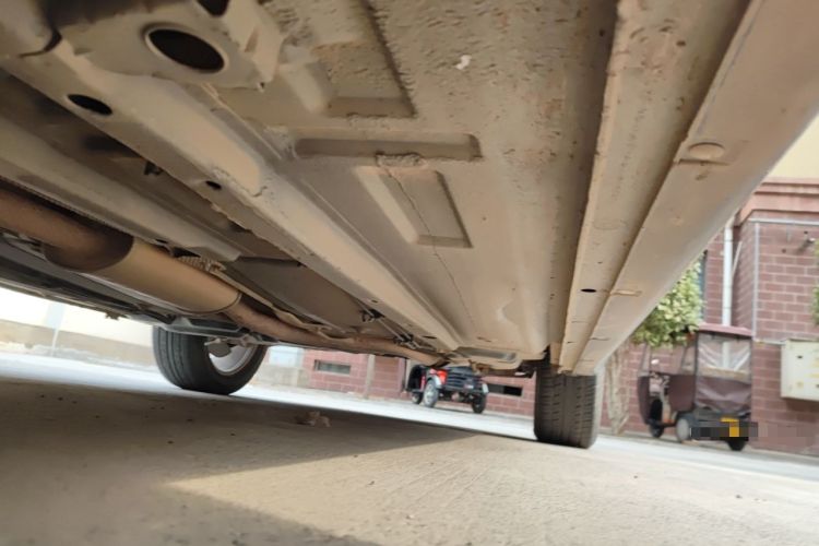 Used Dongfeng Aeolus H30 2011 CROSS 1.6L Manual Zunyi Model Chassis Front Left