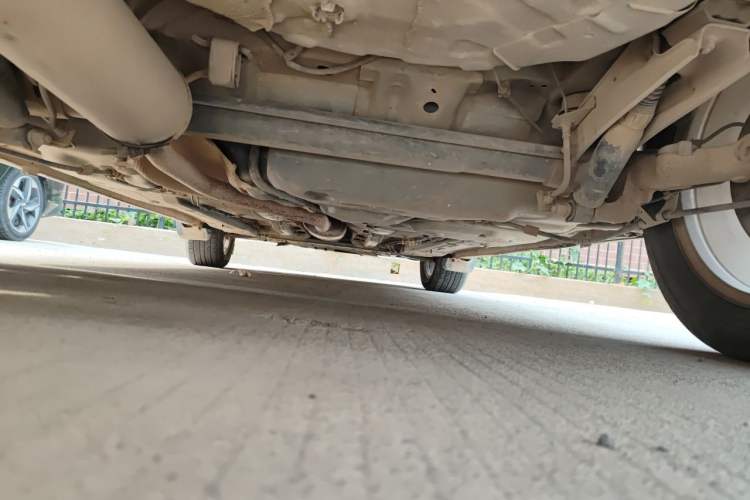 Used Dongfeng Aeolus H30 2011 CROSS 1.6L Manual Zunyi Model Chassis Rear