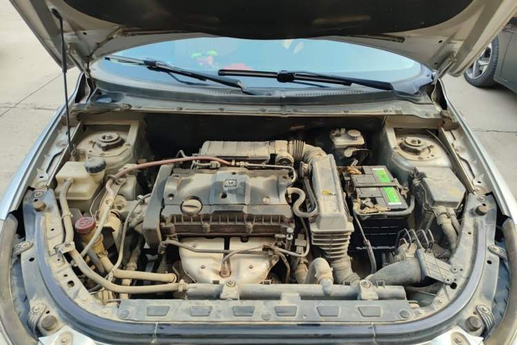 Used Dongfeng Aeolus H30 2011 CROSS 1.6L Manual Zunyi Model Engine Bay