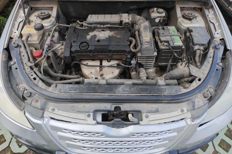 Used Dongfeng Aeolus H30 2011 CROSS 1.6L Manual Zunyi Model Engine Bay