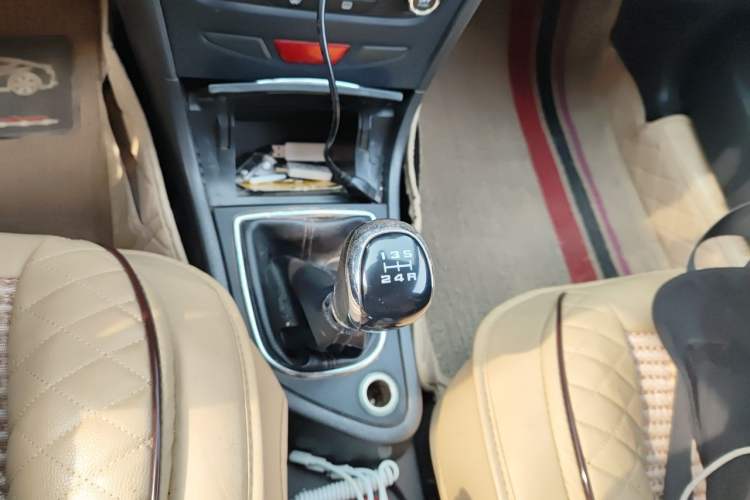 Used Dongfeng Aeolus H30 2011 CROSS 1.6L Manual Zunyi Model Gear Lever