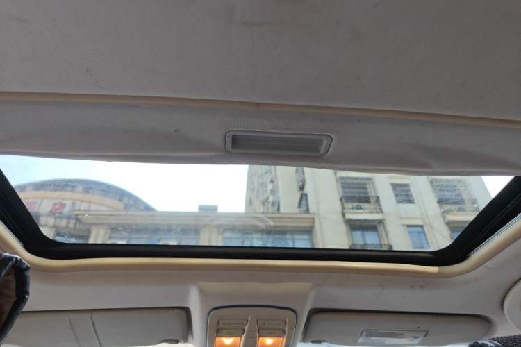 Used Dongfeng Aeolus H30 2011 CROSS 1.6L Manual Zunyi Model Headliner