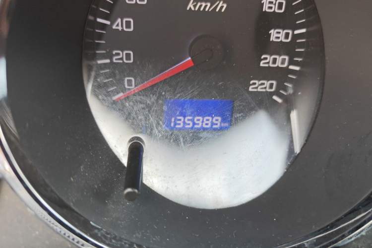 Used Dongfeng Aeolus H30 2011 CROSS 1.6L Manual Zunyi Model Odometer Close Up