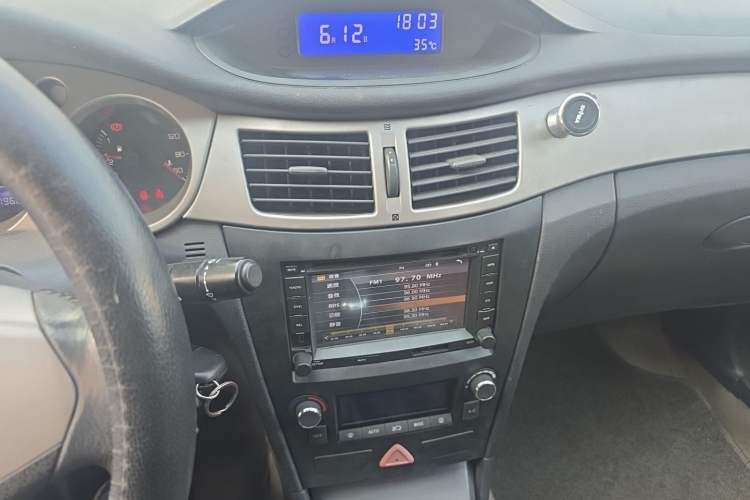 Used Dongfeng Aeolus H30 2011 CROSS 1.6L Manual Zunyi Model Audio And AC Panel